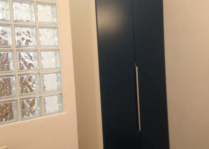 Airport Apartment
